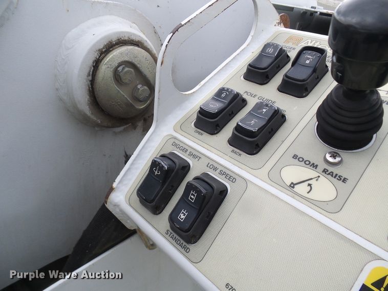 image for item DN6762 2005 Freightliner Business Class M2  digger derrick truck