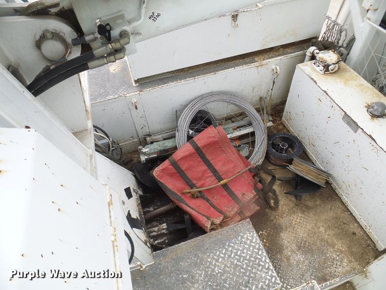 image for item DN6762 2005 Freightliner Business Class M2  digger derrick truck