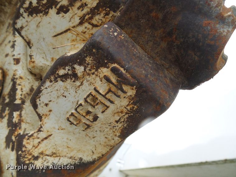 image for item DN6762 2005 Freightliner Business Class M2  digger derrick truck