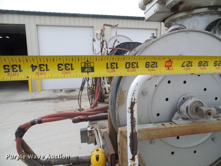 image for item DN6762 2005 Freightliner Business Class M2  digger derrick truck