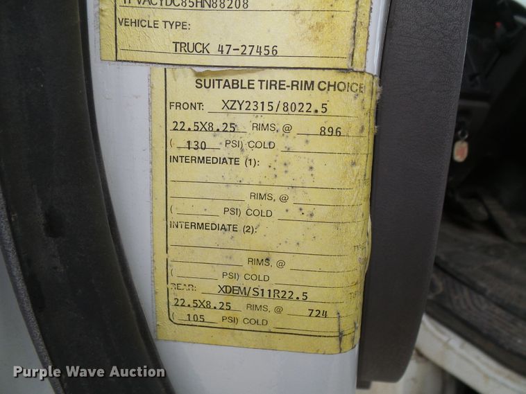 image for item DN6762 2005 Freightliner Business Class M2  digger derrick truck