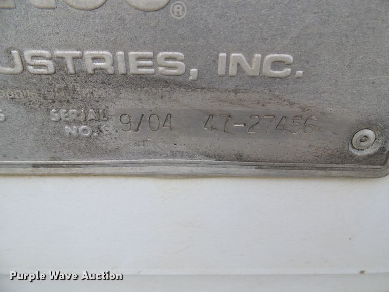 image for item DN6762 2005 Freightliner Business Class M2  digger derrick truck