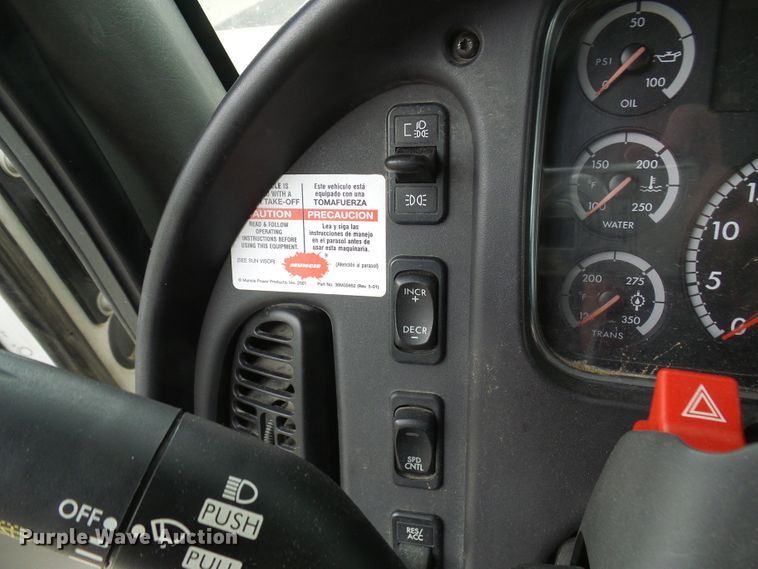 image for item DN6762 2005 Freightliner Business Class M2  digger derrick truck