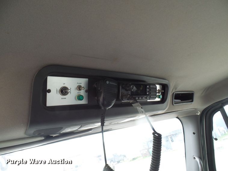 image for item DN6762 2005 Freightliner Business Class M2  digger derrick truck