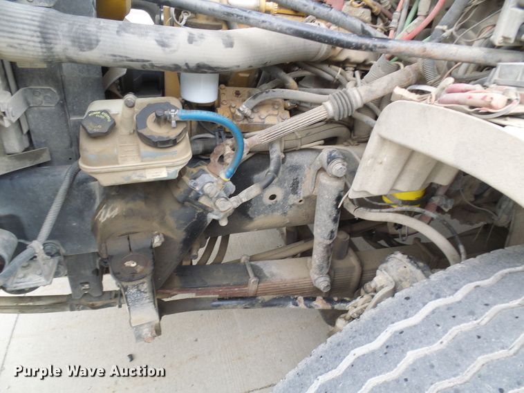 image for item DN6762 2005 Freightliner Business Class M2  digger derrick truck