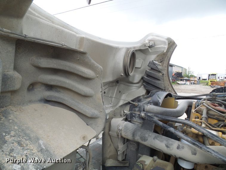 image for item DN6762 2005 Freightliner Business Class M2  digger derrick truck