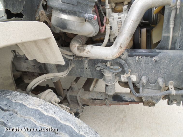 image for item DN6762 2005 Freightliner Business Class M2  digger derrick truck