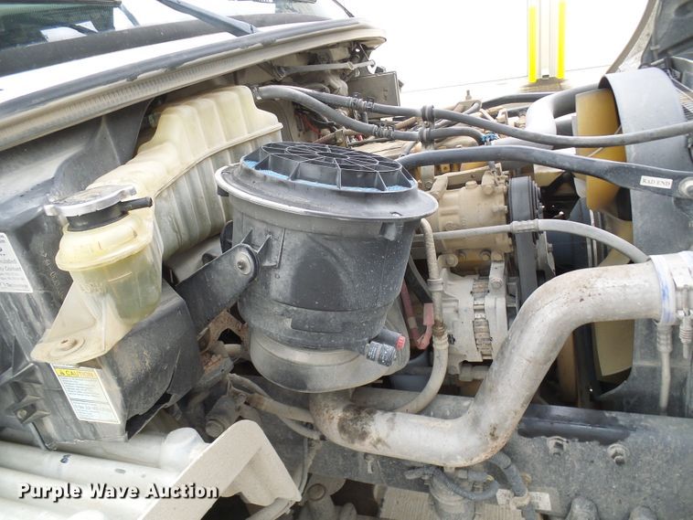 image for item DN6762 2005 Freightliner Business Class M2  digger derrick truck