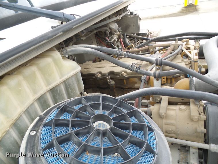 image for item DN6762 2005 Freightliner Business Class M2  digger derrick truck