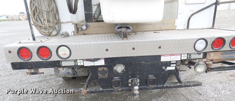image for item DN6763 2011 Ford F550  bucket truck