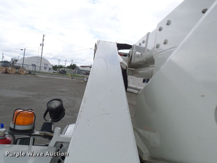 image for item DN6763 2011 Ford F550  bucket truck