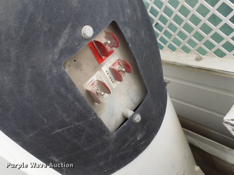 image for item DN6763 2011 Ford F550  bucket truck