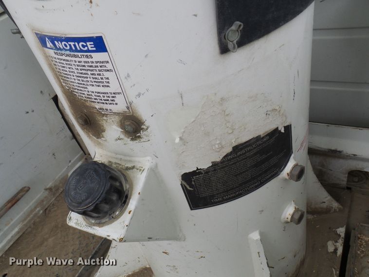 image for item DN6763 2011 Ford F550  bucket truck