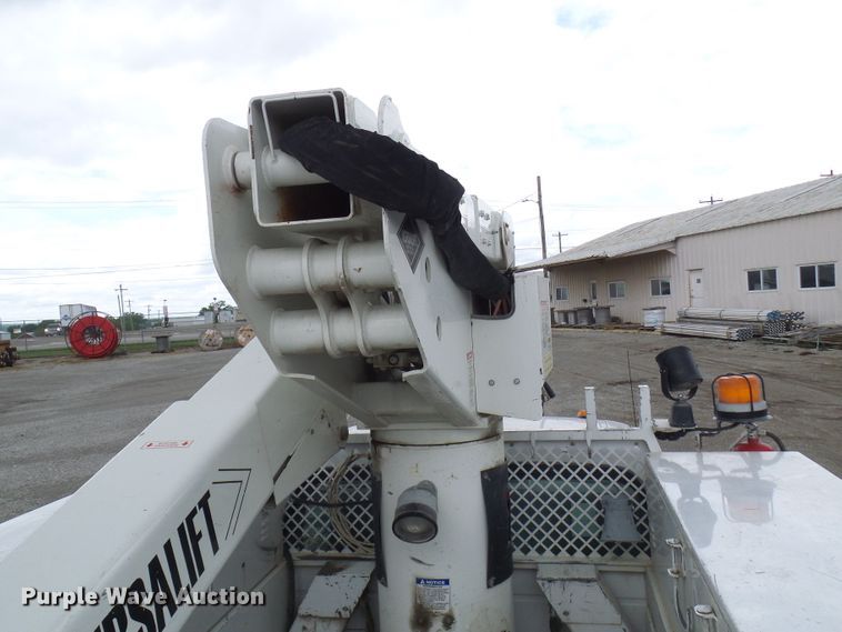 image for item DN6763 2011 Ford F550  bucket truck