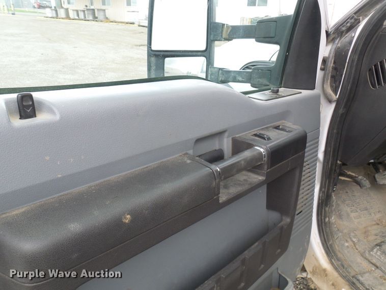 image for item DN6763 2011 Ford F550  bucket truck