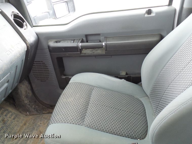 image for item DN6763 2011 Ford F550  bucket truck