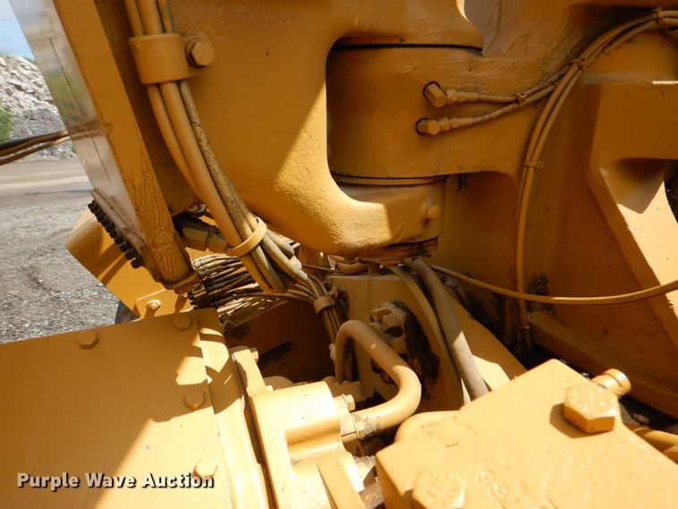 image for item ES9686 Caterpillar 615C Series II  elevating scraper