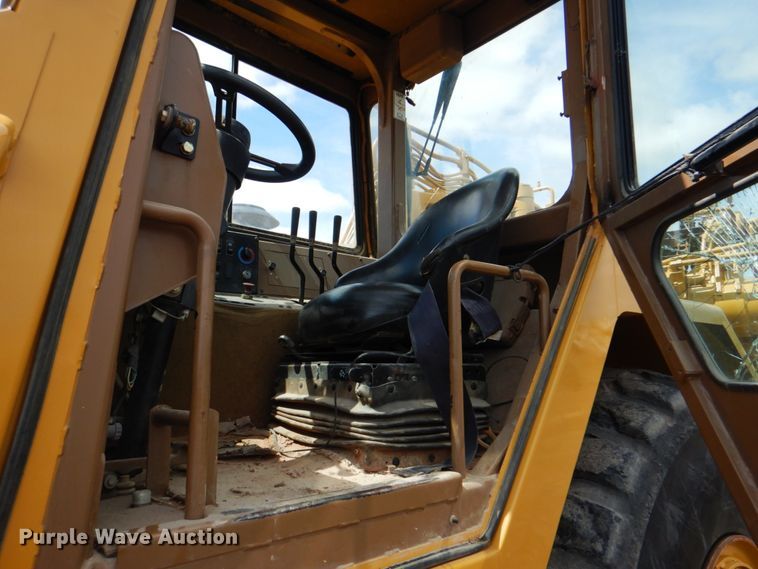 image for item ES9686 Caterpillar 615C Series II  elevating scraper