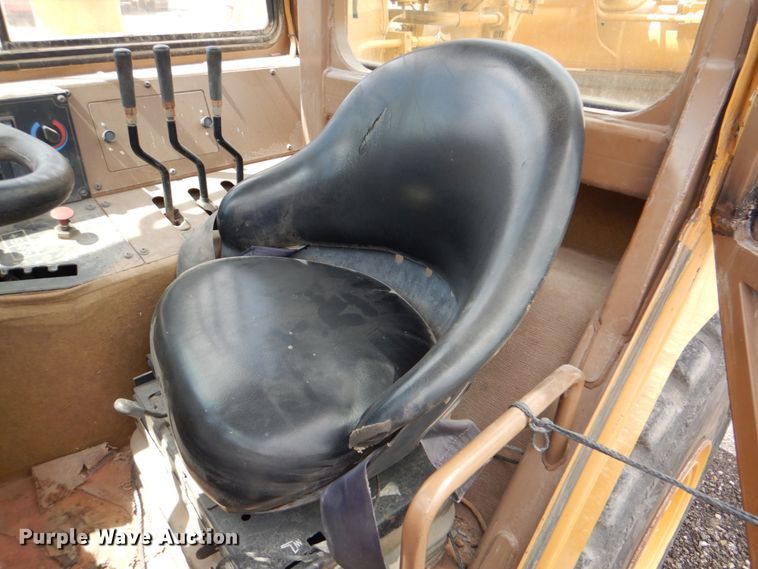 image for item ES9686 Caterpillar 615C Series II  elevating scraper