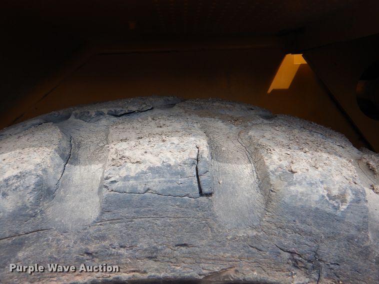 image for item ES9686 Caterpillar 615C Series II  elevating scraper