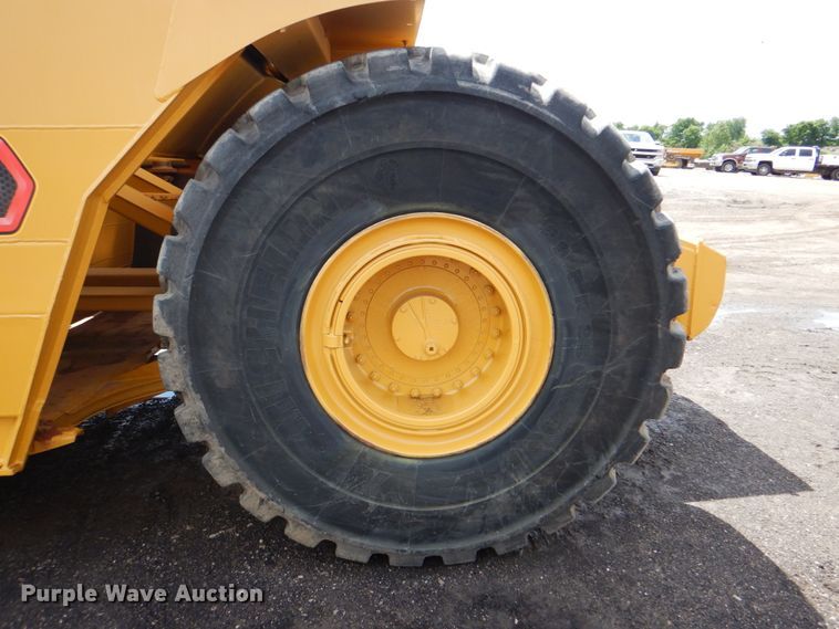 image for item ES9686 Caterpillar 615C Series II  elevating scraper