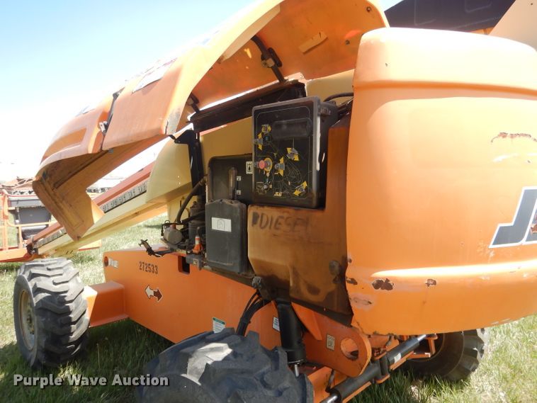 image for item FI9063 2000 JLG 600S  boom lift