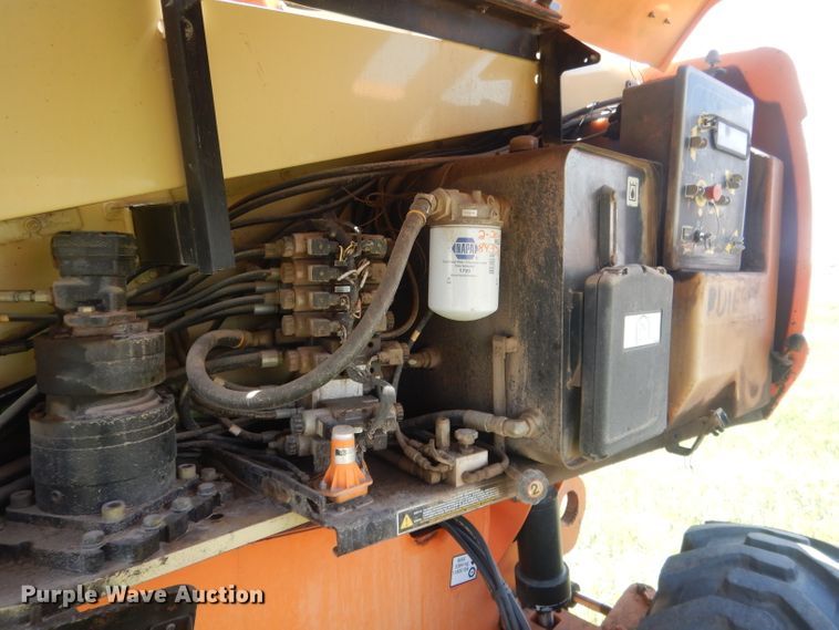 image for item FI9063 2000 JLG 600S  boom lift