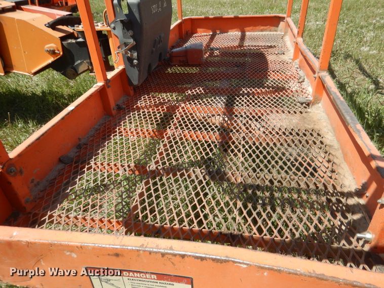 image for item FI9063 2000 JLG 600S  boom lift