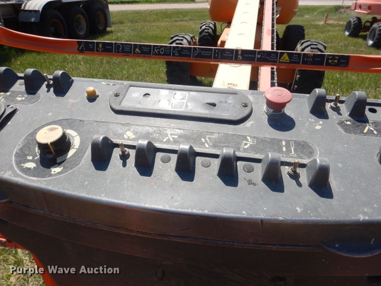 image for item FI9063 2000 JLG 600S  boom lift