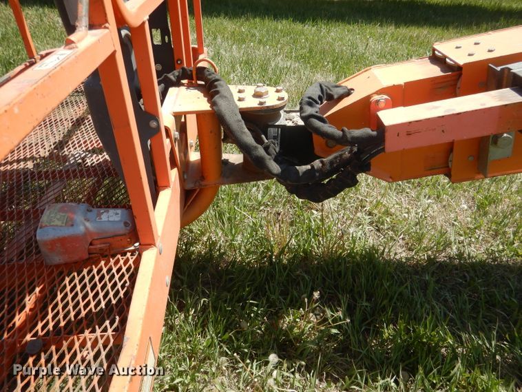 image for item FI9063 2000 JLG 600S  boom lift