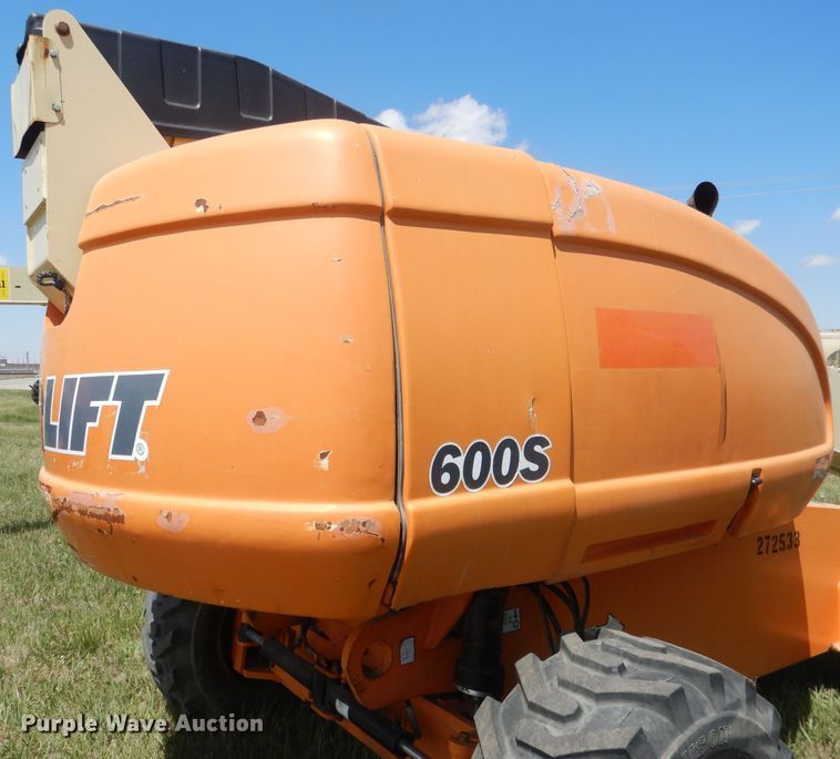 image for item FI9063 2000 JLG 600S  boom lift