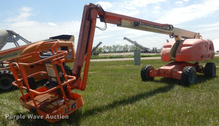 image for item FI9064 2002 JLG 460SJ  boom lift