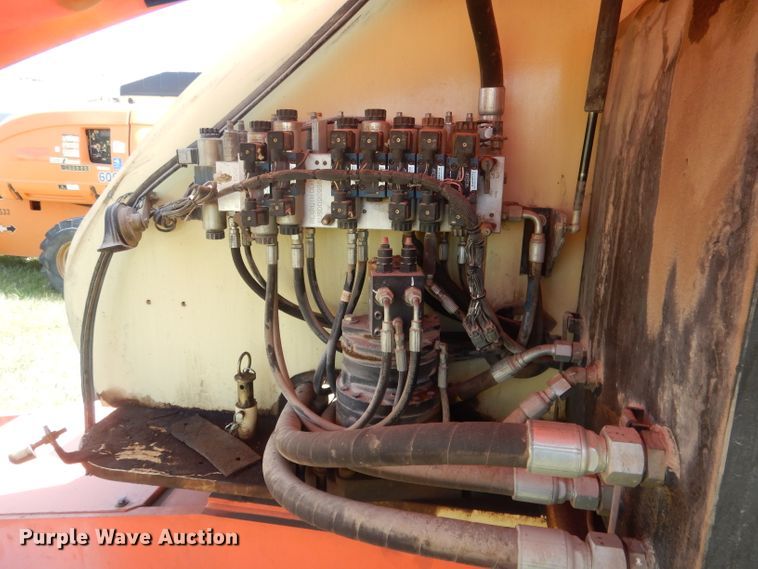 image for item FI9064 2002 JLG 460SJ  boom lift