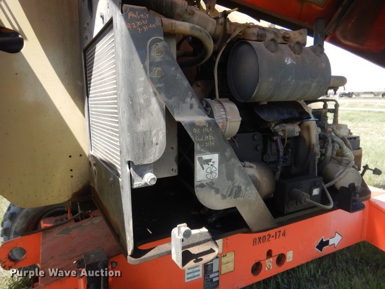 image for item FI9064 2002 JLG 460SJ  boom lift