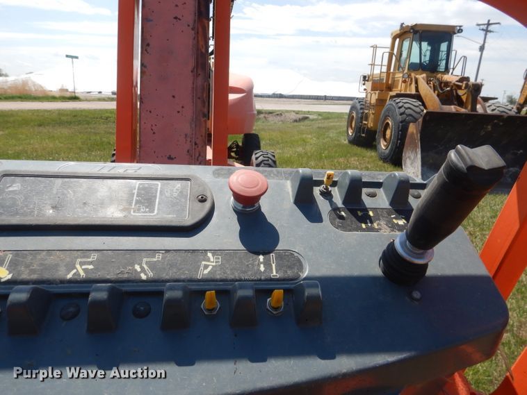 image for item FI9064 2002 JLG 460SJ  boom lift