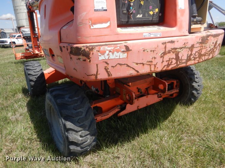 image for item FI9064 2002 JLG 460SJ  boom lift