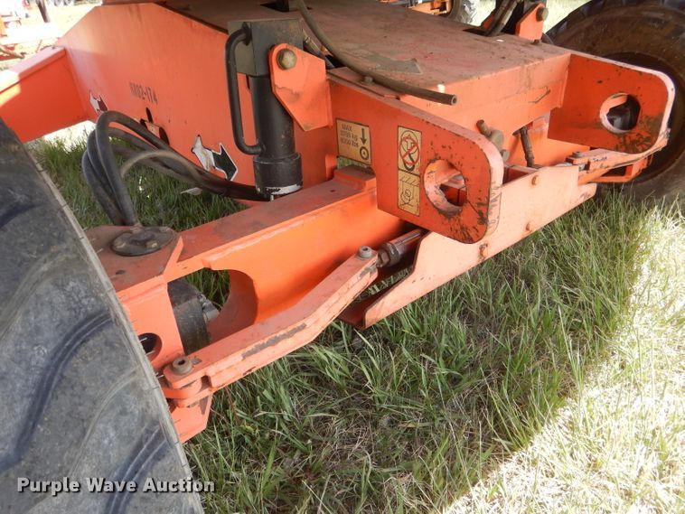 image for item FI9064 2002 JLG 460SJ  boom lift