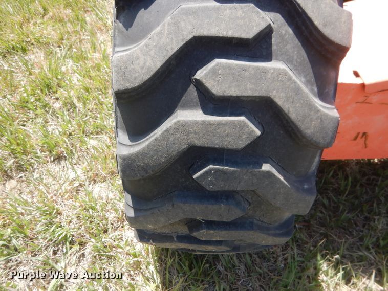 image for item FI9064 2002 JLG 460SJ  boom lift