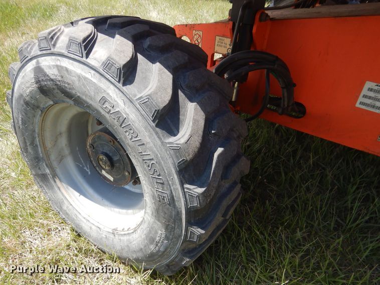 image for item FI9064 2002 JLG 460SJ  boom lift