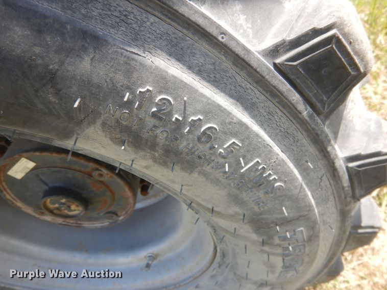 image for item FI9064 2002 JLG 460SJ  boom lift