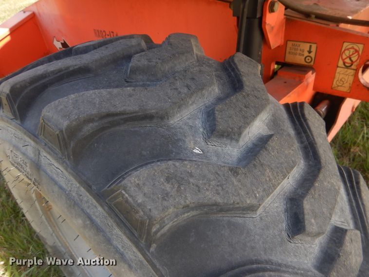 image for item FI9064 2002 JLG 460SJ  boom lift