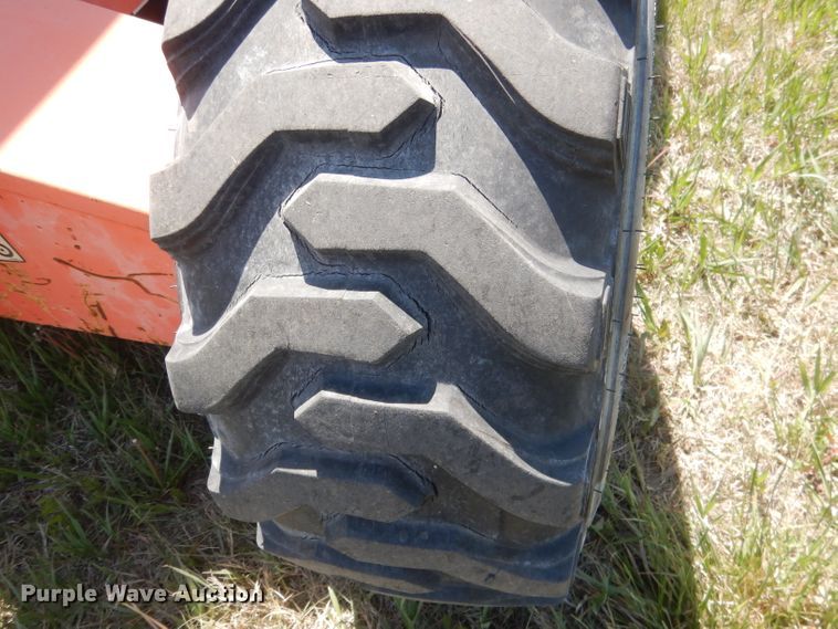 image for item FI9064 2002 JLG 460SJ  boom lift