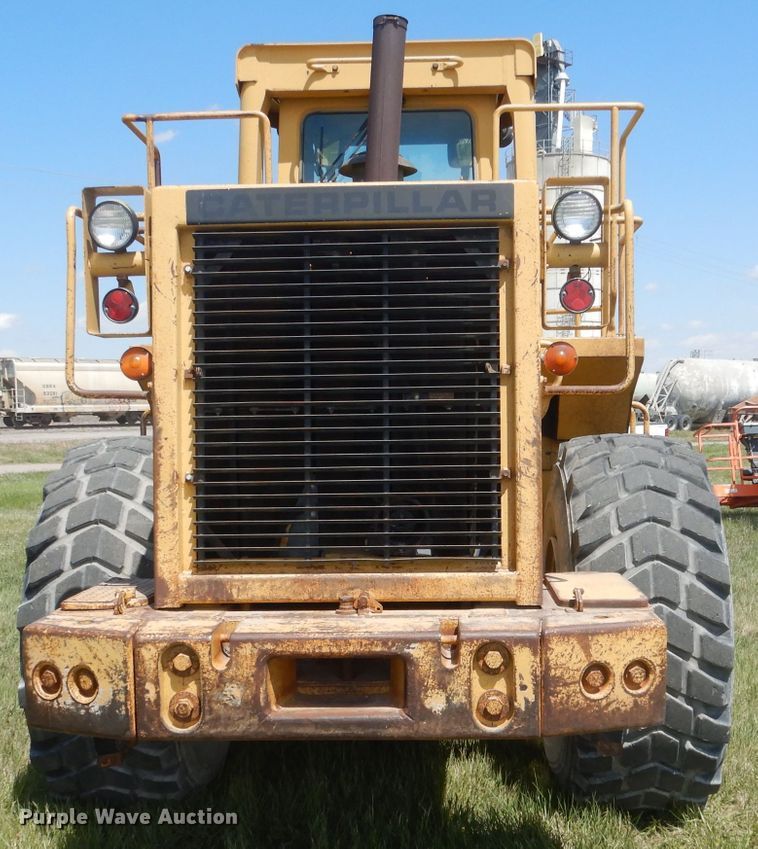 image for item FI9065 1986 Caterpillar 966D  wheel loader