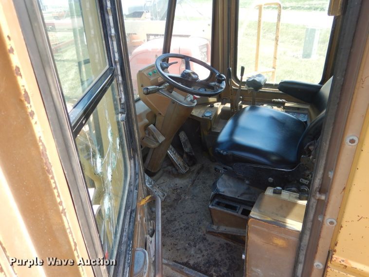 image for item FI9065 1986 Caterpillar 966D  wheel loader