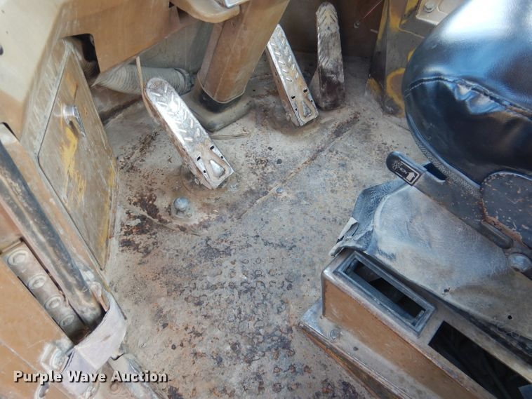 image for item FI9065 1986 Caterpillar 966D  wheel loader