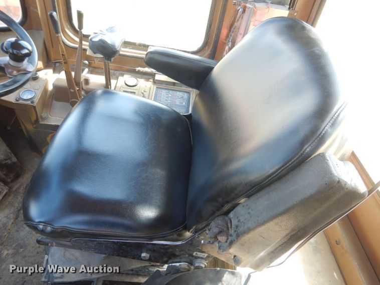 image for item FI9065 1986 Caterpillar 966D  wheel loader