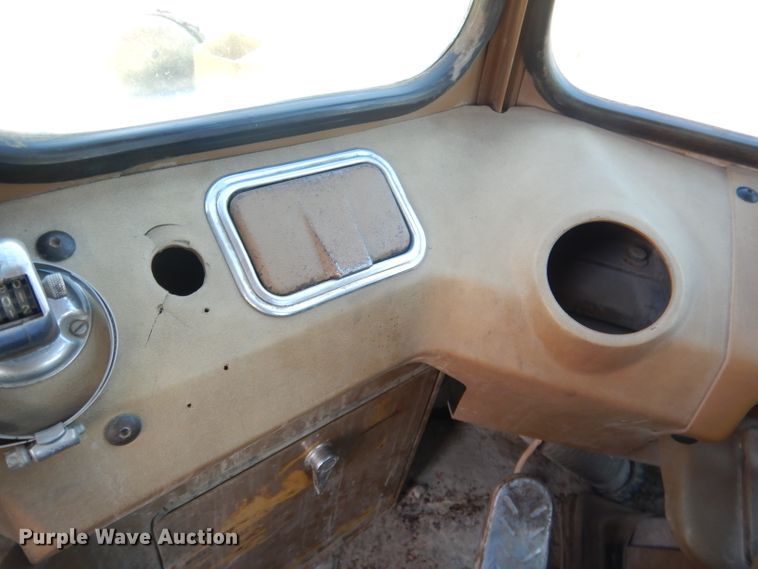 image for item FI9065 1986 Caterpillar 966D  wheel loader