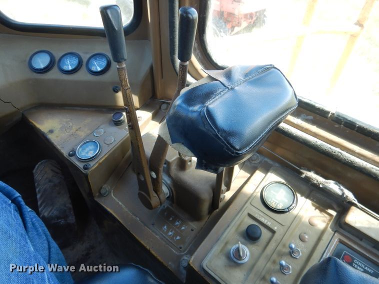 image for item FI9065 1986 Caterpillar 966D  wheel loader