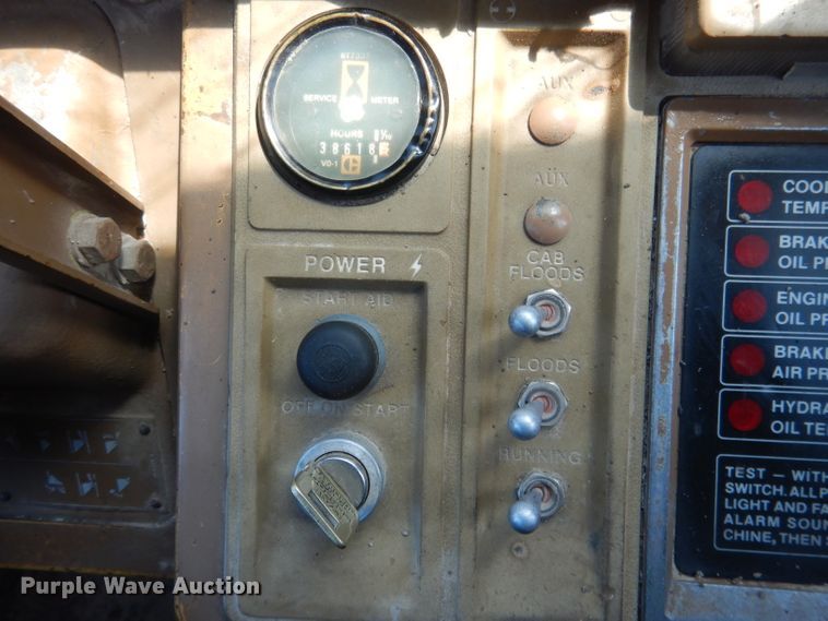 image for item FI9065 1986 Caterpillar 966D  wheel loader