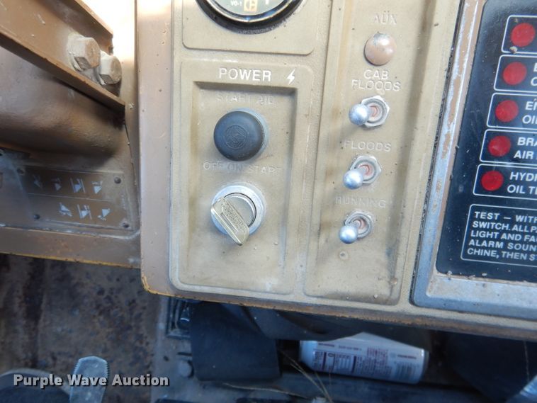 image for item FI9065 1986 Caterpillar 966D  wheel loader